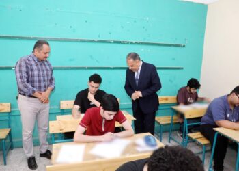 من داخل لجان الإمتحانات.. رسائل طمأنة ودعم لأبناء الشرقية في أول أيام إمتحانات شهاده الثانوية العامة