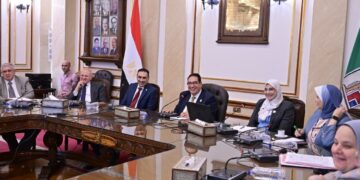 رئيس جامعة القاهرة يترأس اجتماع تفعيل مكتب النزاهة العلمية وتعزيز كفاءة عمل لجان أخلاقيات البحث العلمى