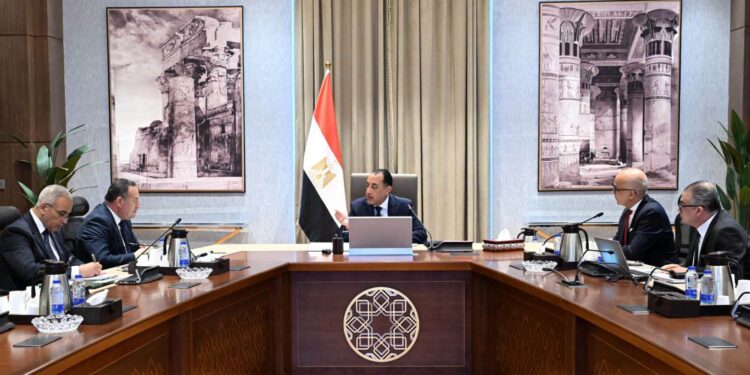 رئيس الوزراء يستعرض الموقف التنفيذي لمشروع المدينة الطبية لجامعة عين شمس والإجراءات المتخذة لتنفيذ عدد من التكليفات الرئاسية لوزارة التعليم العالي