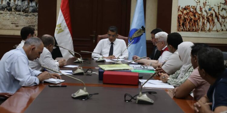 تيسيراً على المواطنين.. مسؤول بكل مدينة بـ “البحر الأحمر” لمتابعة ملفات تقنين الأراضي