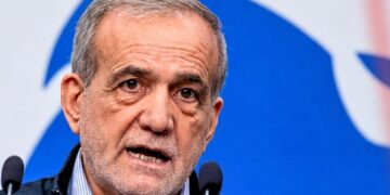 الرئيس الإيراني: نجاح المحادثات مرهون بالالتزام الكامل بالتعهدات وتنفيذها بدقة