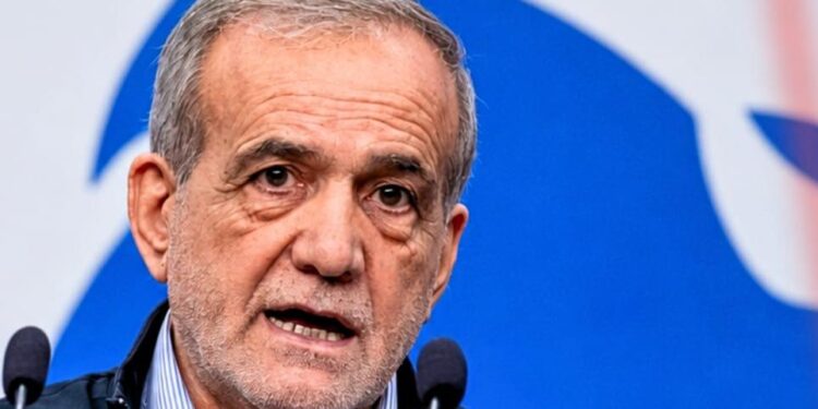 الرئيس الإيراني: نجاح المحادثات مرهون بالالتزام الكامل بالتعهدات وتنفيذها بدقة