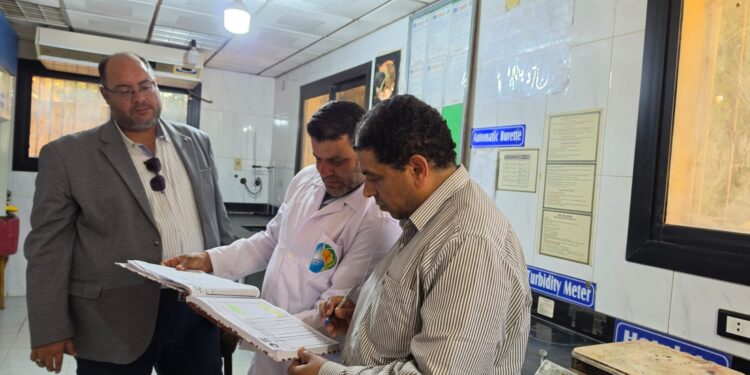 رئيس مياه المنوفية يتفقد عدد من المواقع التابعة لفرع الشركة بمنوف .