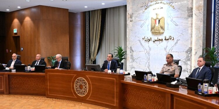 مدبولي يهنئ الرئيس السيسي والشعب المصري العظيم بمناسبة ذكرى ثورة 30 يونيو