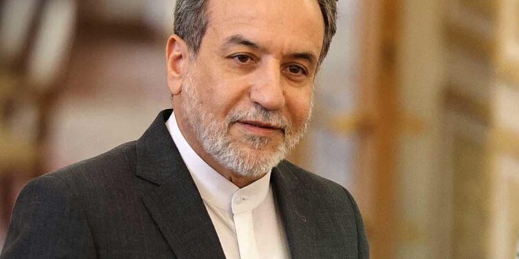 طهران تبحث ترتيبات مؤقتة في مضيق هرمز مع مسقط