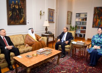 خلال لقائه وزير الخارجية المصري:رئيس البرلمان العربي يشيد بدور مصر بقيادة الرئيس عبد الفتاح السيسي في دعم العمل العربي المشترك ويثمن دعمها المستمر للبرلمان العربي