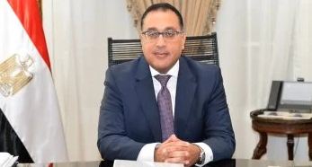 مصطفى مدبولي يشيد بجهود اللجنة الطبية العليا بالمجلس في تنفيذ القوافل بالمحافظات