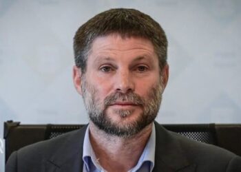 هآرتس: محلل إسرائيلي يهاجم سموتريتش ويصفه بأنه يعاني “جنون العظمة والجهل المتغطرس”