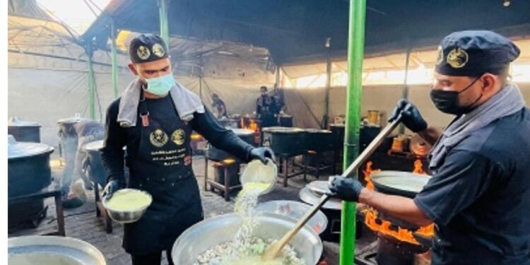 مركز الملك سلمان للإغاثة يوزع (24,500) وجبة غذائية عبر الحملة الشعبية السعودية لإغاثة الشعب الفلسطيني في قطاع غزة