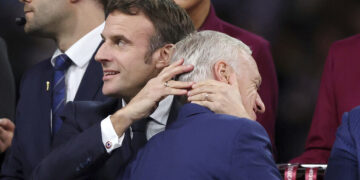 رسالة رئاسية بعد الصدمة.. ماكرون يوجه رسالة إلى منتخب فرنسا عقب وداع كأس العالم 2026