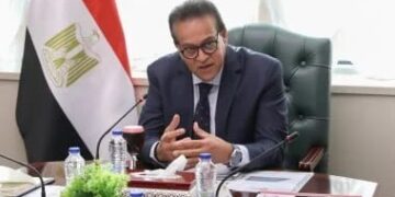 سيستم مدارس التمريض خارج الخدمة.. آلاف الأسر فى الشارع ومعاناة بالسيبرات بسبب عطل موقع وزارة الصحة