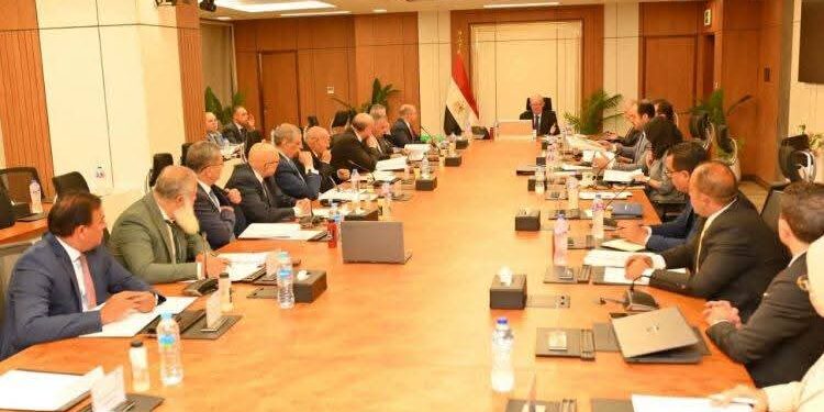 بحضور نائب رئيس الوزراء اجتماع الجمعية العمومية للشركة القابضة للصناعات الدوائية و المستلزمات الطبية