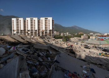 فنزويلا ليست وحدها بعد أسبوع من الزلازل: فهي تستجيب موحدة وتنهض من جديد