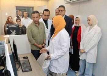 محافظ المنوفية يتفقد سير العمل بمستشفى «تلا» ويفتتح وحدة عناية مركزة جديدة