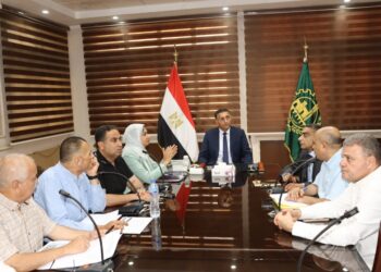 محافظ القليوبية يعقد اجتماعًا لمناقشة مشروعات المرحلتين الثانية والثالثة من المبادرة الرئاسية “حياة كريمة” بـ6 مراكز