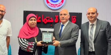 الشلقاني يترأس اجتماع مديري طب الأسنان بالقليوبية لرفع كفاءة الخدمات الصحية ومتابعة مؤشرات الأداء.. وتكريم قيادات أسنان لبلوغهم السن القانونية.