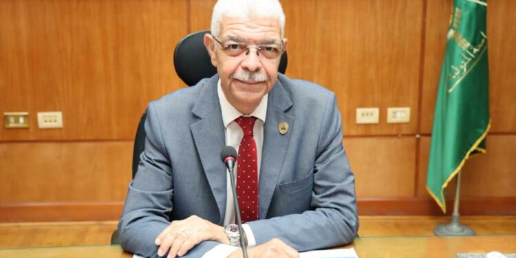 رئيس جامعة المنوفية يبحث إعداد خطة تنفيذية شاملة لتحويل الجامعة إلى جامعات الفئة الأولى (Tier 1) تنفيذًا لتوجيهات القيادة السياسية واستراتيجية وزارة التعليم العالي
