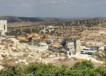 قوات الاحتلال تقتحم غرب الخليل تمهيدًا لتنفيذ عملية هدم في بلدة إذنا