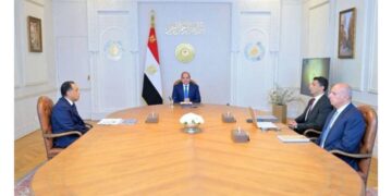 الرئيس السيسي يوجه بالتوسع في إنتاج السيارات الكهربائية وتوطين صناعتها في مصر
