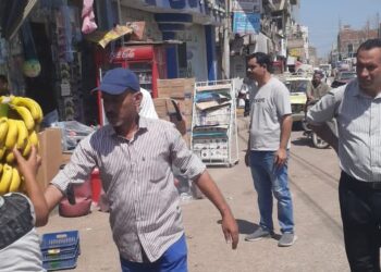 حملات لإزالة الإشغالات وتيسير الحركة المرورية بمدينة أشمون بالمنوفية