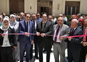 رئيس جامعة القاهرة يفتتح المقر الجديد لشئون ودعم الطلاب الوافدين