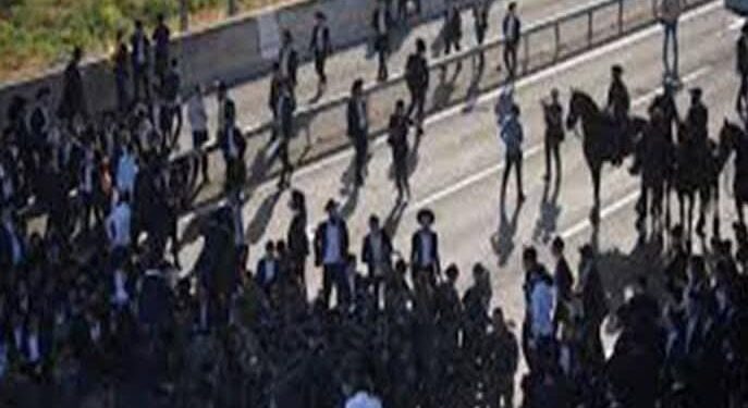 مواجهات بين الحريديم والعلمانيين في القدس احتجاجًا على افتتاح مقهى يوم السبت