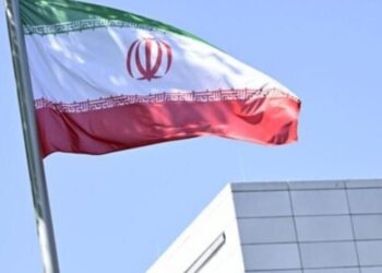 الخارجية الإيرانية: ضغوط واشنطن على مسقط أفشلت آلية لعبور السفن عبر مضيق هرمز