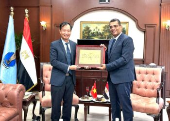 الربط بين فيتنام واقتصاد منطقة البحر الأحمر وحركة التجارة وسلاسل التوريد فيها