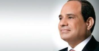 ملك البحرين يودّع الرئيس السيسى بالمطار فى ختام زيارته للمنامة