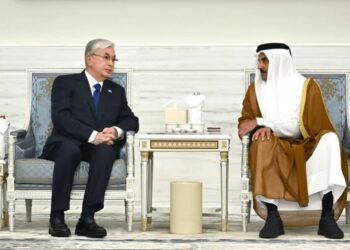 رئيس كازاخستان يلتقي أمير قطر الشيخ تميم بن حمد آل ثاني