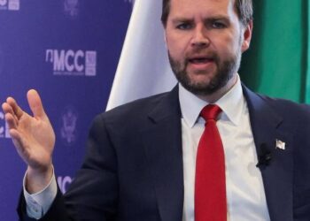 فانس يتهم ممولين أمريكيين للحكومة الإسرائيلية بشن حملة ضده بسبب موقفه من الاتفاق مع إيران