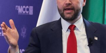 فانس يتهم ممولين أمريكيين للحكومة الإسرائيلية بشن حملة ضده بسبب موقفه من الاتفاق مع إيران