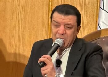 مصطفى كامل يحسم أزمة فيديو الشرقية.. اعتذار للأهالي وبلاغ للنائب العام وحظر الهواتف بالنقابة