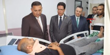 محافظ القليوبية يطمئن على مصابي حادث الطريق الحر ويوجه بتوفير الرعاية الكاملة للمصابين وأسر الضحايا
