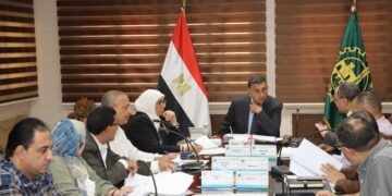 محافظ القليوبية يترأس اجتماع مجلس إدارة المناطق الصناعية لبحث طلبات المستثمرين واعتماد قرارات تنظيمية لدعم الاستثمار