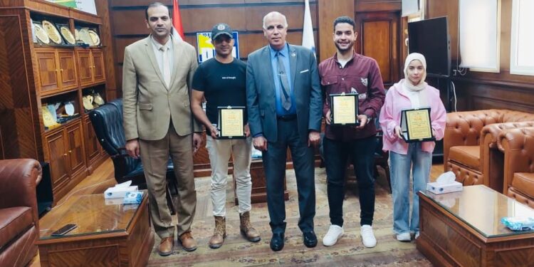 رئيس جامعة الدلتا التكنولوجية يكرم فريق «Sortix AI» بعد حصوله على المركز الثاني عالميًا في مسابقة الذكاء الإصطناعي GAISIC 2026 بالصين
