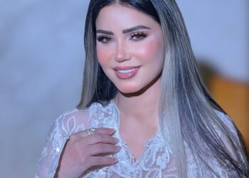 إيناس عز الدين تخطف الأنظار بإطلالة جديدة ورشاقة لافتة في افتتاح المهرجان القومي للمسرح المصري