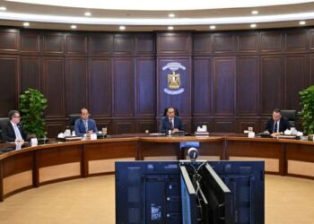 «مدبولي» يتابع الخطوات التنفيذية للتعيين حديثًا واختيار الوظائف القيادية بالجهاز الإدارى للدولة
