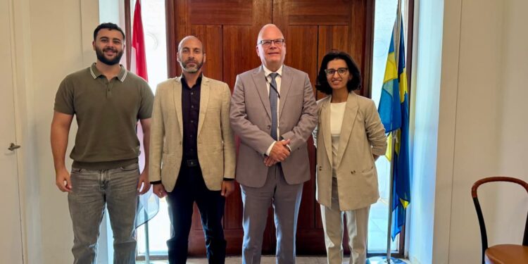 سفير السويد يلتقي مع الشباب الحاصلين على منحة المعهد السويدي