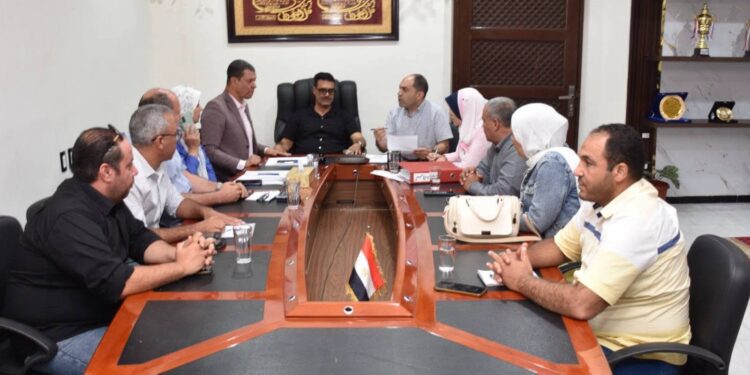 رئيس مياه القليوبية يبحث مع النائب عمرو درويش والمهندس هاني هاشم الموقف التنفيذي لمشروعات مياه الشرب والصرف الصحي