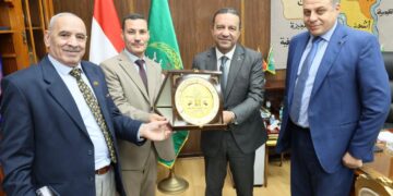 محافظ المنوفية يلتقي وفد مجلس الأمناء والآباء والمعلمين لمناقشة عدد من الملفات الهامة وتعزيز التعاون المشترك لدعم المنظومة التعليمية …