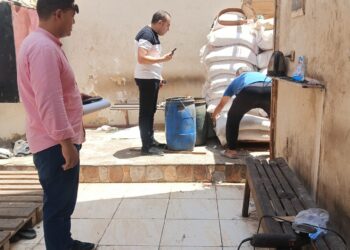 في ضربة تموينية جديدةبالصور : محافظ المنوفية ضبط كيان مخالف بالسادات والتحفظ على 55 طن سمسم وملح طعام مجهول المصدر وخط إنتاج كامل للإضرار بصحة المواطنين وتحقيق مكاسب غير مشروعة