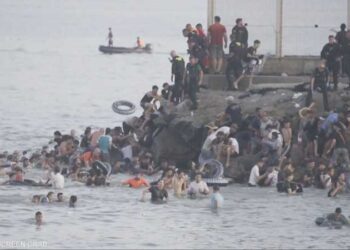 مستودعات قبل الترحيل.. إسبانيا تجمع مهاجري سبتة