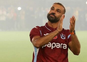 صورة لبطن محمد صلاح تثير الجدل (صورة)