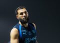 بنزيما يخرج عن صمته ويحسم مستقبله مع الهلال (فيديو)