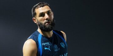 بنزيما يخرج عن صمته ويحسم مستقبله مع الهلال (فيديو)