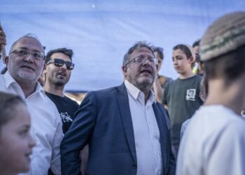 بن غفير يزور سجن الدامون ويشدد على معاناة الأسيرات الفلسطينيات