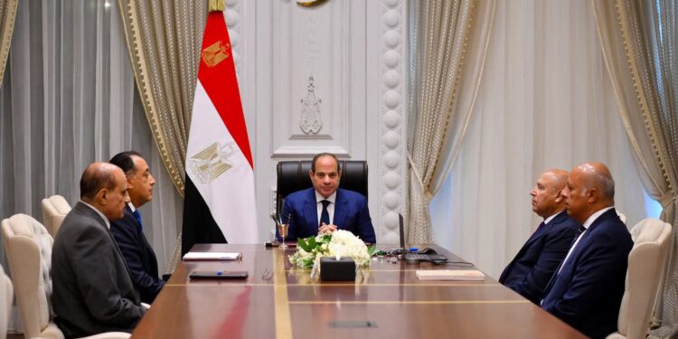السيسي يتابع تطوير الموانئ ومشروعات النقل ويوجه بسرعة تنفيذها وفق أعلى معايير الجودة