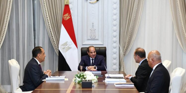 السيسي يوجه بتشديد الرقابة على استغلال الشواطئ ومشروعات العقارات.. ويطلق حزمة التسهيلات الضريبية الثالثة