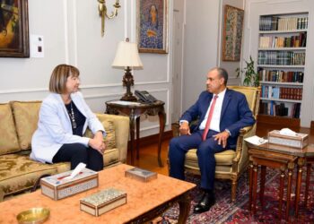 وزير الخارجية يودّع المنسق الأممي ويؤكد تعزيز الشراكة مع الأمم المتحدة